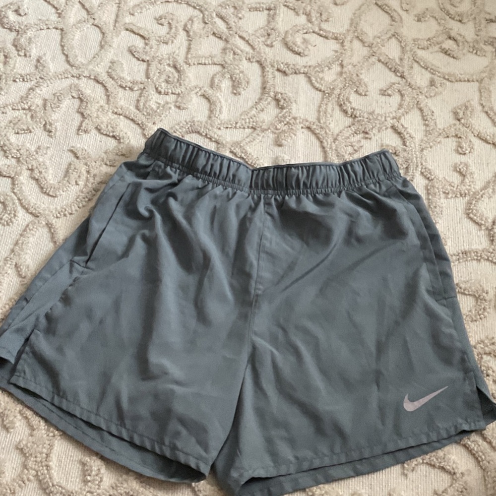 Nike Men’s Dri-Fit Challenger Shorts Size Small